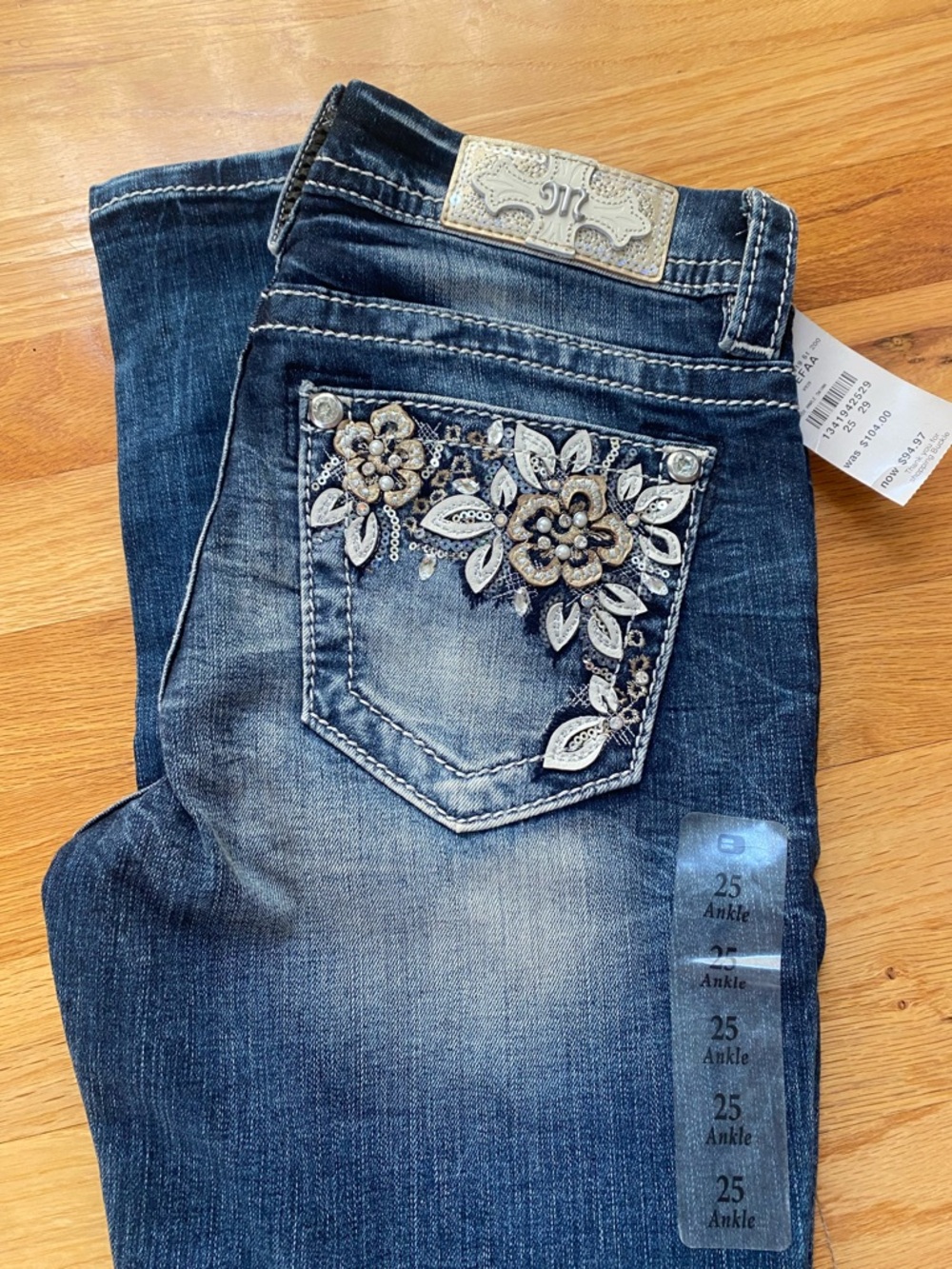 NWT Miss Me Embellished Ankle Jeans in Dark Blue Wash